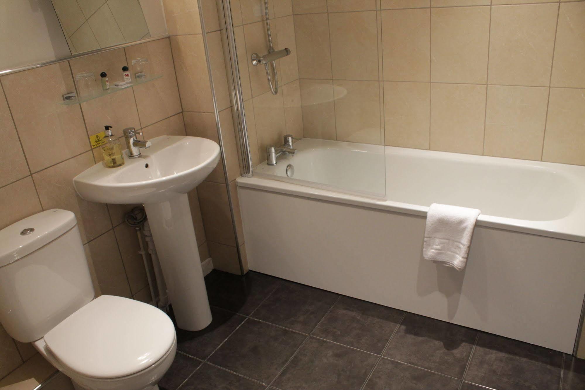 Dragon Inn Crickhowell Ngoại thất bức ảnh
