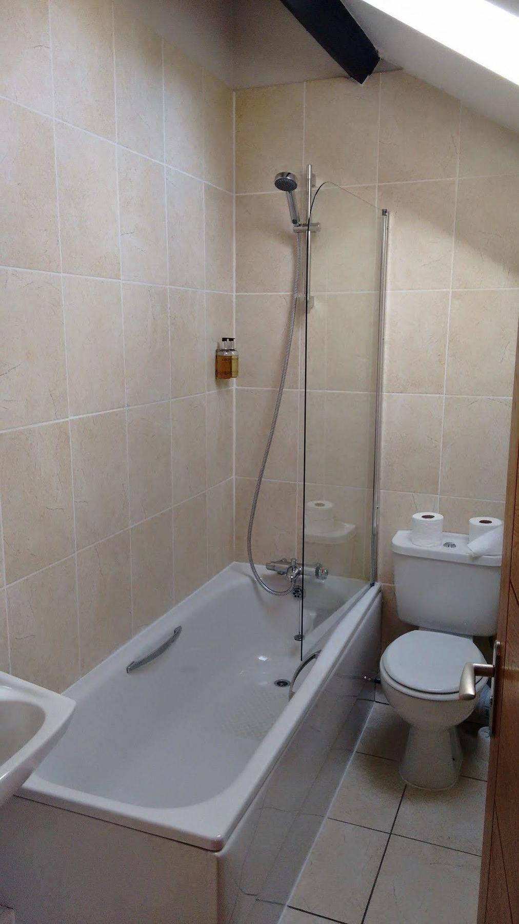 Dragon Inn Crickhowell Ngoại thất bức ảnh